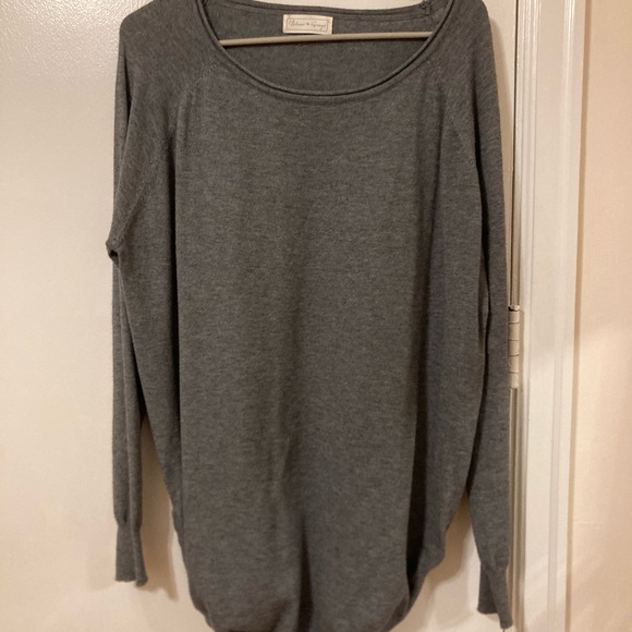 Gray tunic style sweater - Picture 1 of 3